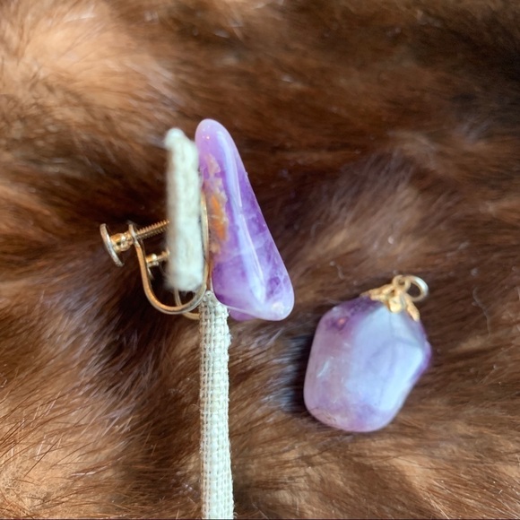 Vintage | Purple Natural Stone Gold Tone Screwback Earrings & Pendant (no chain) - Picture 3 of 16
